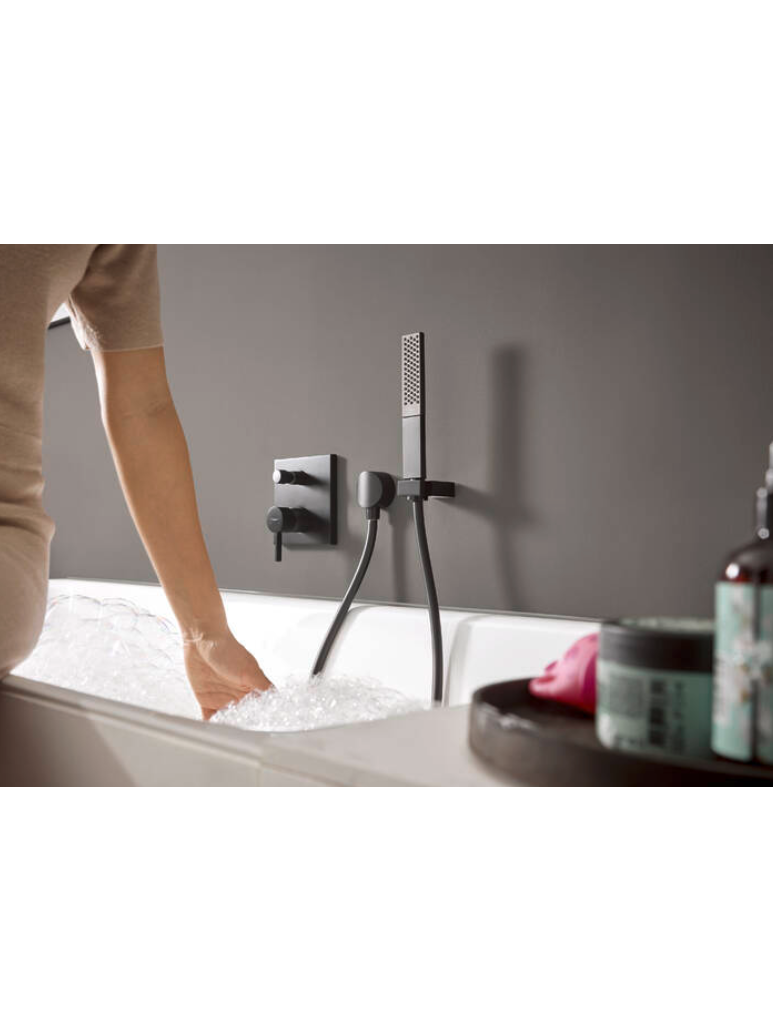 Dušo galvutė Hansgrohe Rainfinity Baton 100 1jet 9 Dušo galvutė Hansgrohe Rainfinity Baton 100 1jet 9